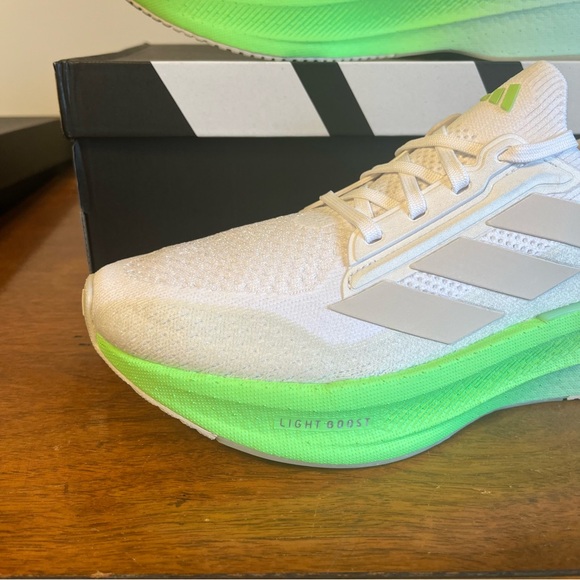 NWT ADIDAS Ultraboost 5X Women’s Running Shoes - Picture 2 of 8